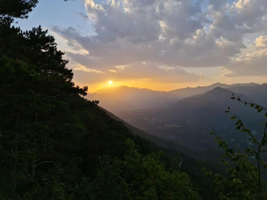 Precioso Apartamento En El Pirineo Catalan لا بوبلا دي لايليت المظهر الخارجي الصورة